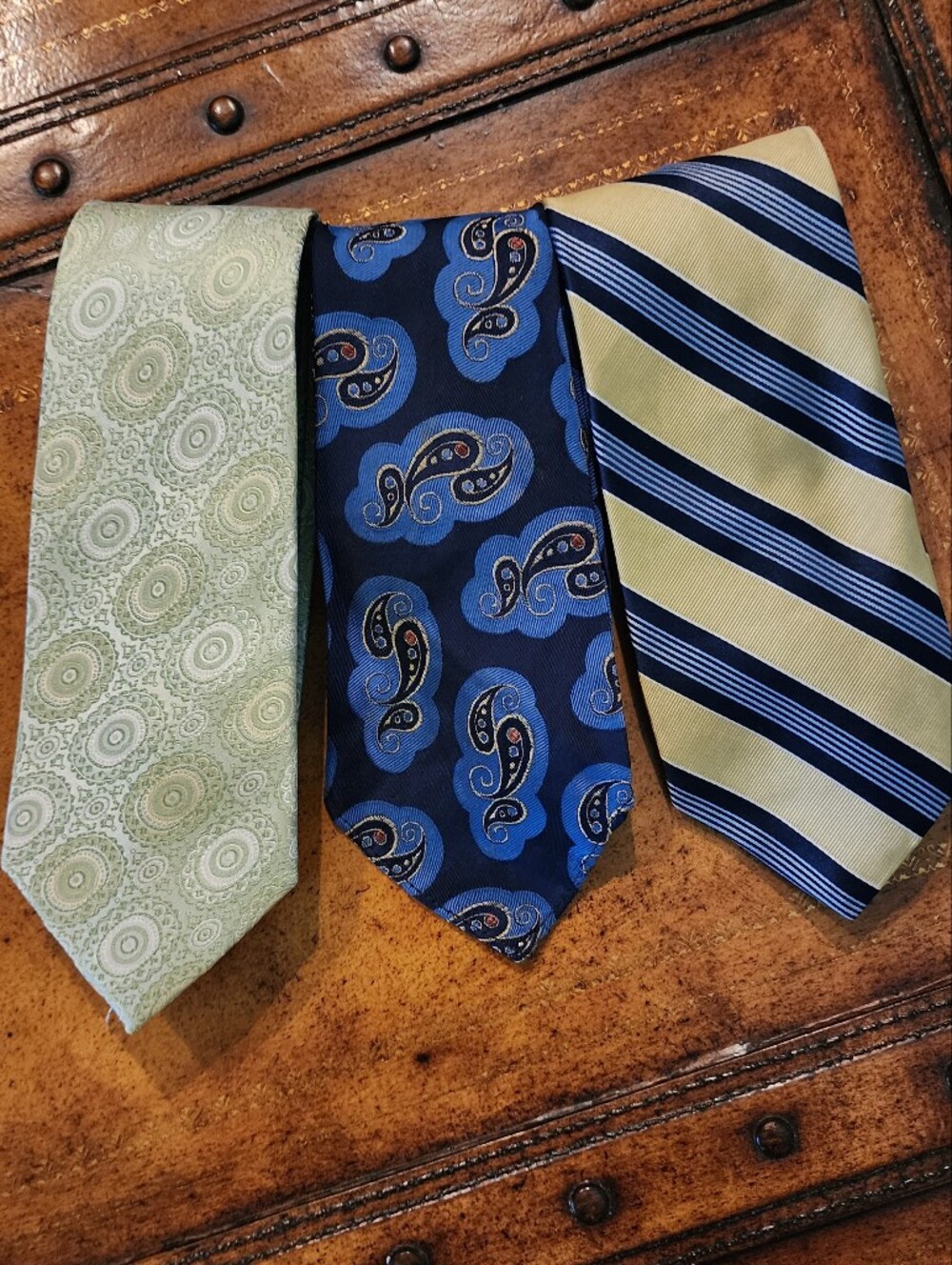 3pc Men’s 100% Silk Tie Lot Arrow USA Castleton Roundtree & Yorke Paisley Stripe